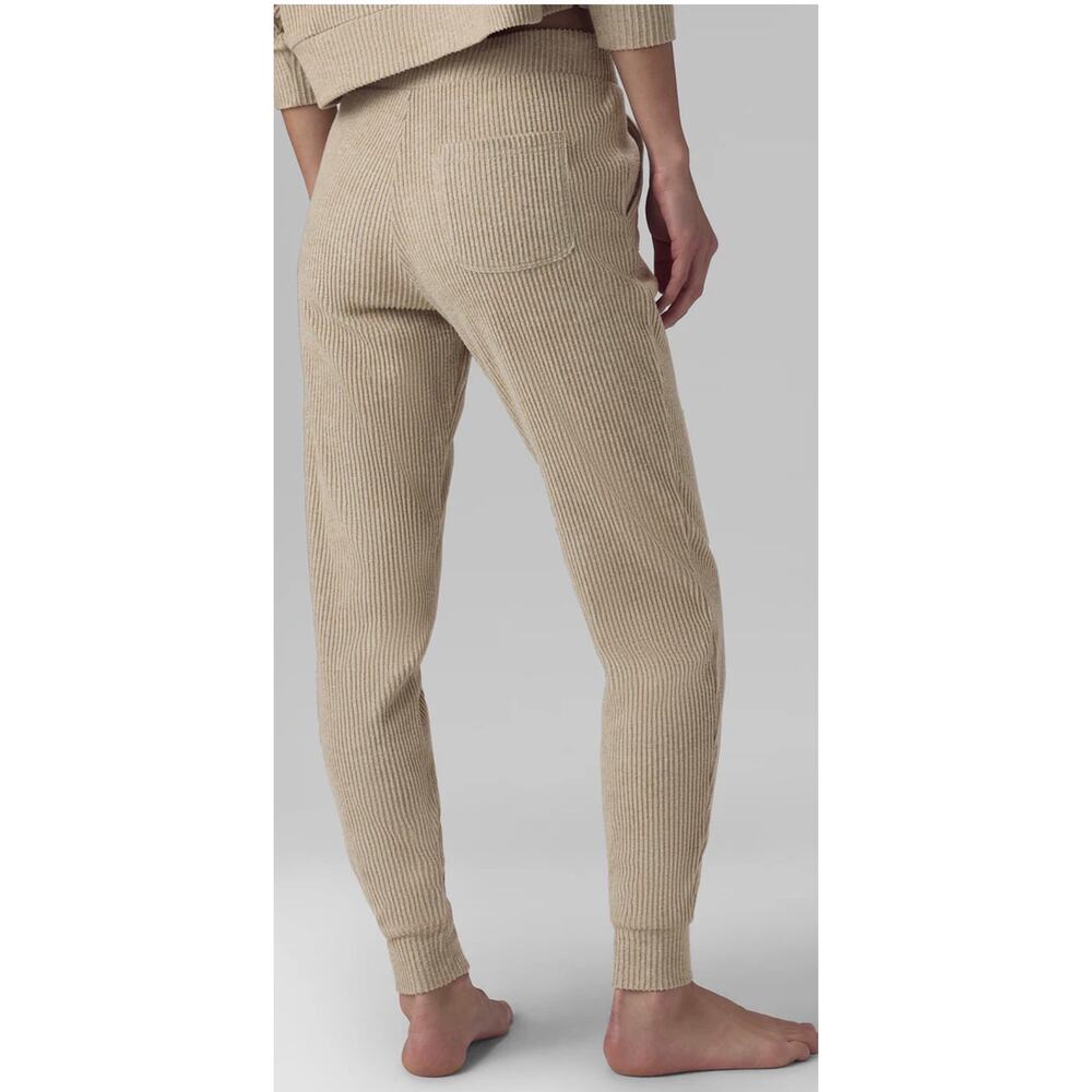 Alo Yoga Muse Sweatpants in Gravel Heather Size Large - Picture 3 of 11